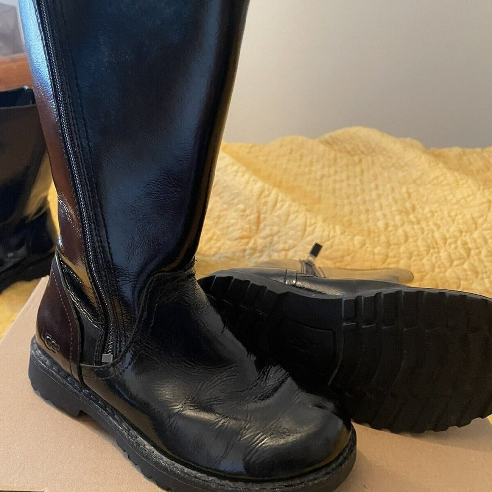 UGG black patent boots 30 euro / 13 US kids